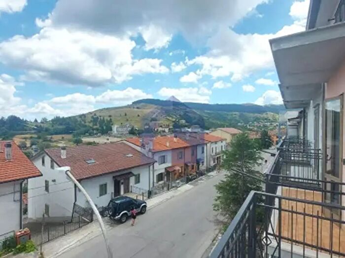 Casa con 6 locali in vendita in Via Istonia, Castiglione Messer Marino