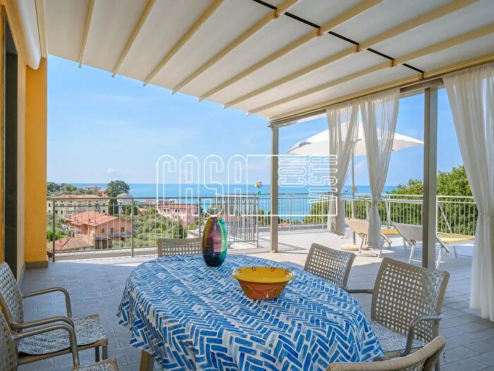 Appartamento con 8 locali in vendita in Via Fiascherino IV Traversa, Lerici