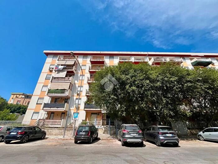 Appartamento con 5 locali in vendita in Via Giuseppe Pianell, Palermo