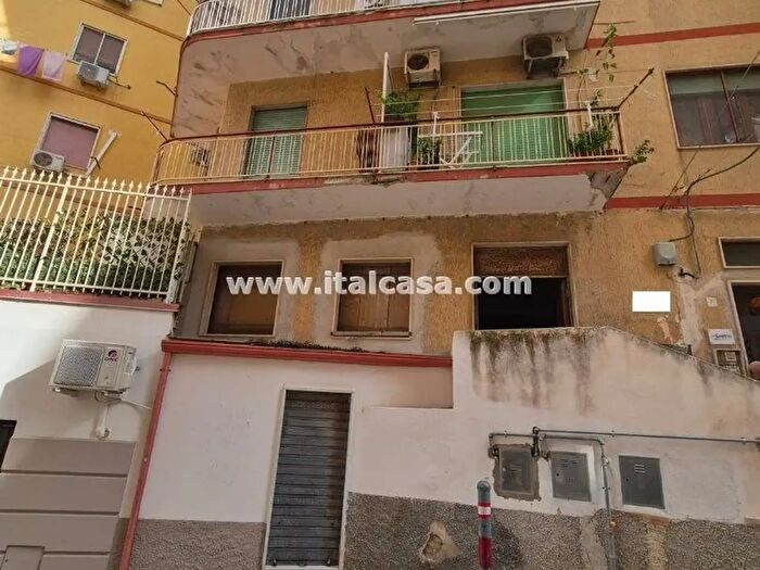 Appartamento quadrilocale in vendita in Discesa Castello, Crotone