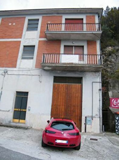 Appartamento con 5 locali in vendita in Piazza SantAngelo, Guarcino