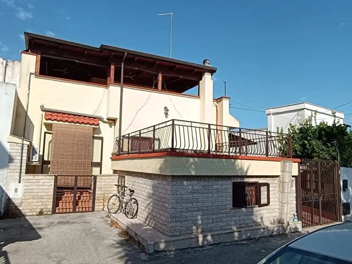 Casa trilocale in affitto in Via Macchie, Bari
