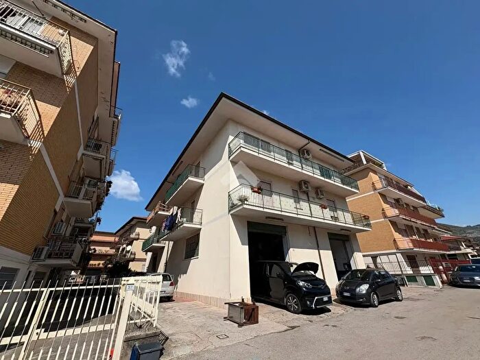 Appartamento quadrilocale in vendita in Appartamento Via Cuneo, Fondi