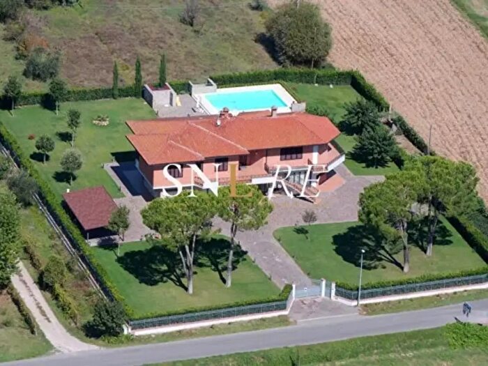 Casa con 6 locali in vendita in Via Roffia, San Miniato