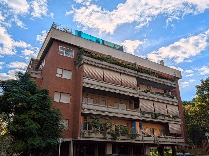 Appartamento trilocale in affitto in Via Paolo Luigi Guerra, Cinecittà, Roma