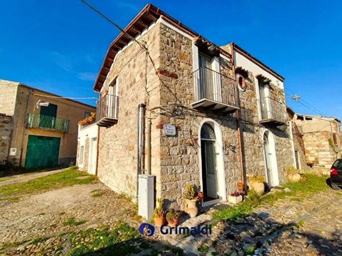 Casa quadrilocale in vendita in Contrada San Giovanni Quartiere La Tona Snc, Petralia Soprana