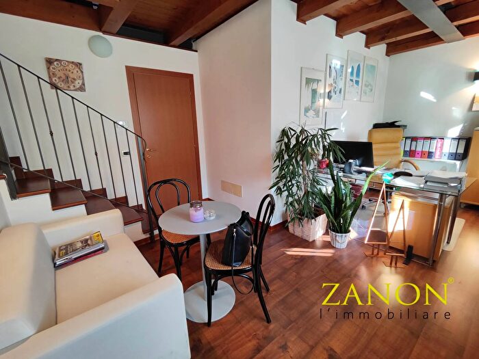 Appartamento trilocale in vendita in Piazza Vittoria, Capriva Del Friuli