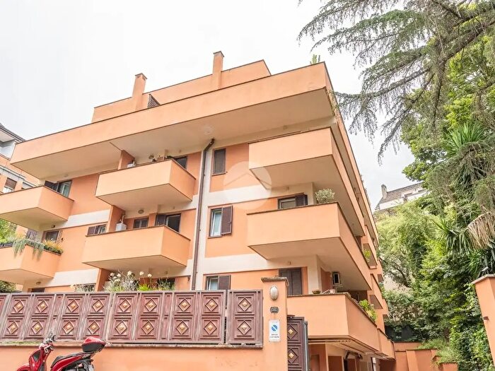 Appartamento bilocale in vendita in Via Vallombrosa, Roma