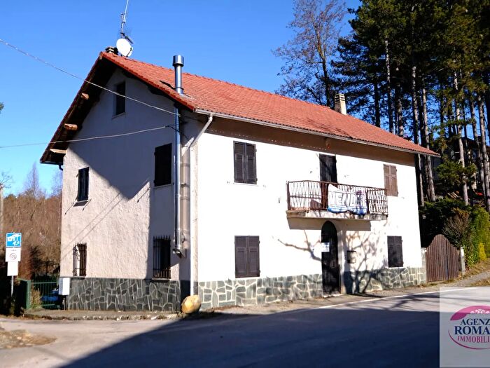 Casa con 10 locali in vendita in Via Savona, Urbe