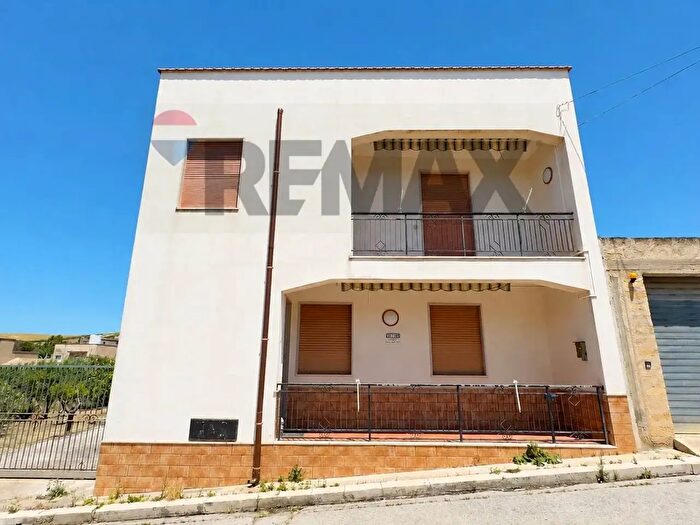 Casa con 12 locali in vendita in Via Alberto Favara Musicista, Paceco