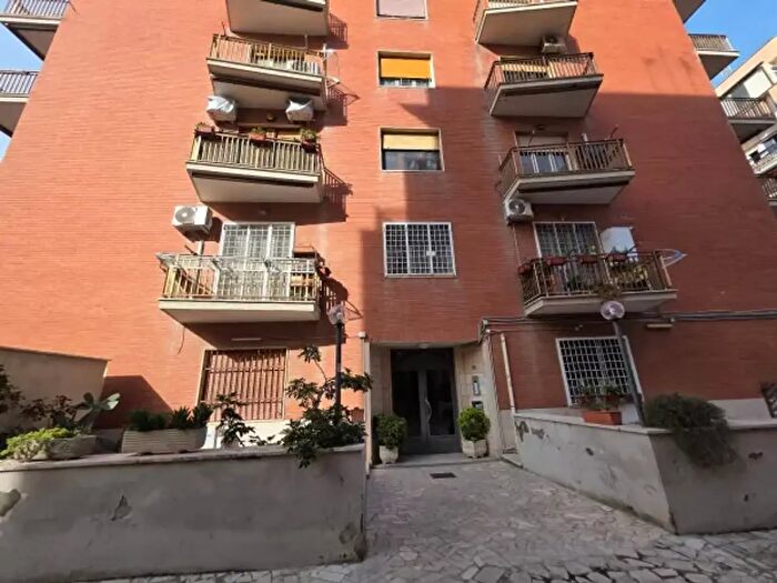 Appartamento quadrilocale in vendita in Via delle Triremi, Roma