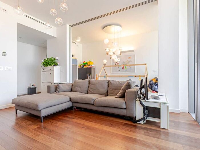 Appartamento bilocale in affitto in Via Senofonte, City Life, Milano