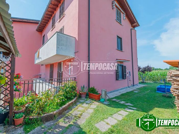 Appartamento trilocale in vendita in Via Novellini, Bereguardo