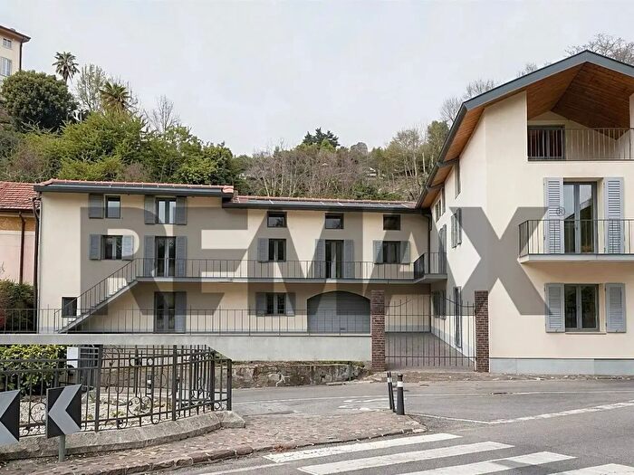Appartamento quadrilocale in vendita in Via San Carlo, Villa D'Adda