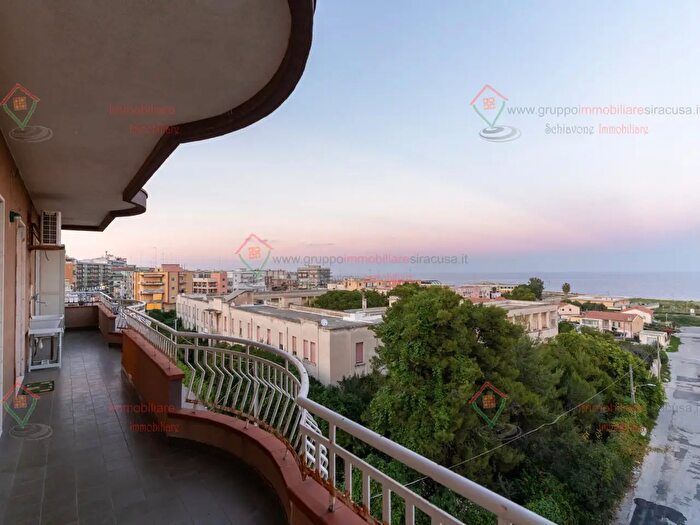 Appartamento con 5 locali in vendita in Siracusa