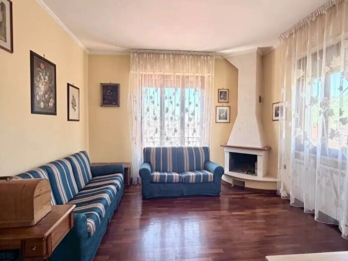 Casa con 5 locali in vendita in Fiesole