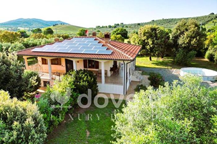 Casa quadrilocale in vendita in Capalbio