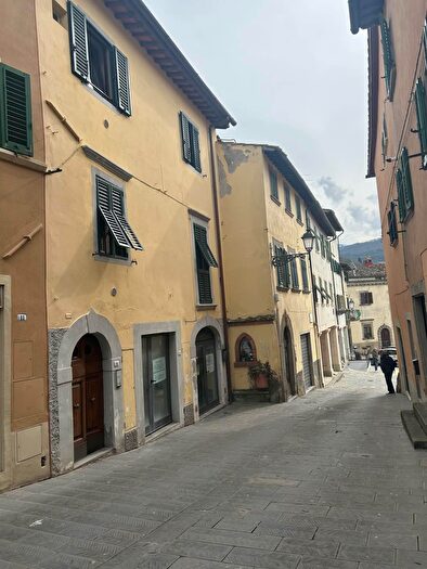 Appartamento con 11 locali in vendita in Pelago