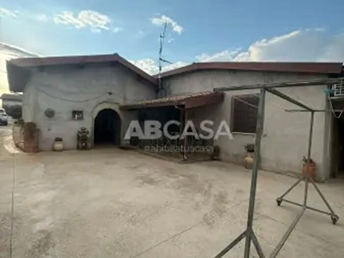Casa quadrilocale in vendita in Via Grotte dellOro, Velletri