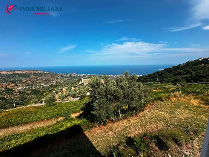 Casa con 12 locali in vendita in Località Sant'Anna, Gasperina