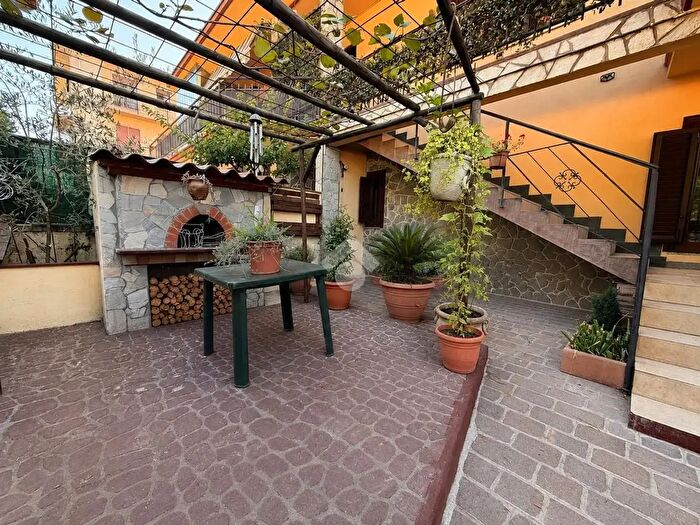 Casa quadrilocale in vendita in Via Motta Visconti, Casorate Primo