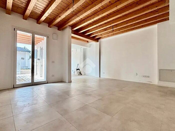 Casa quadrilocale in vendita in Via Galileo Galilei, Castegnato