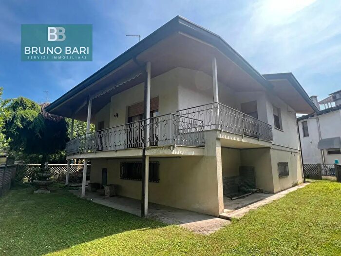 Casa con 7 locali in vendita in Via Borgo di Sotto, Sesto Al Reghena