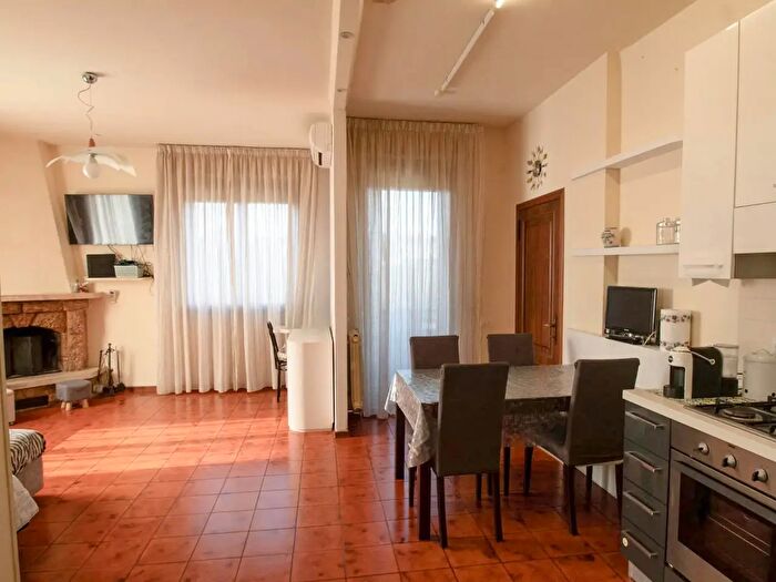 Appartamento con 5 locali in vendita in Monteriggioni