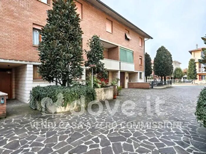 Casa quadrilocale in vendita in Modena