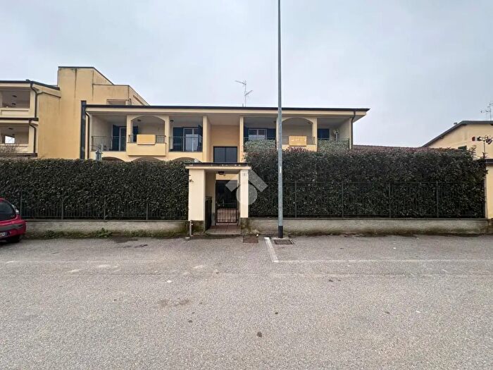 Appartamento bilocale in vendita in Via Papa Giovanni Paolo II, Cerano