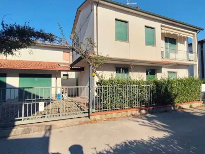 Casa con 6 locali in vendita in Via Classense, Ravenna