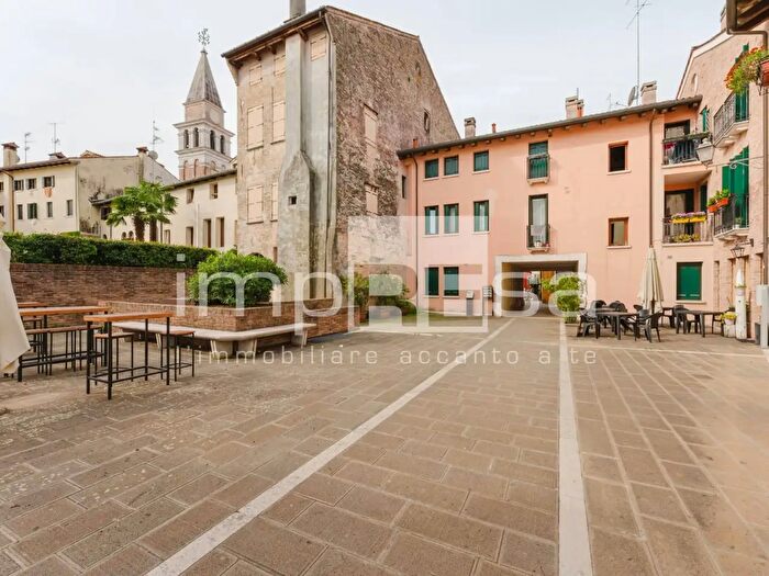 Appartamento con 5 locali in vendita in Via Sottoportico del Monte di Pietà, Motta Di Livenza