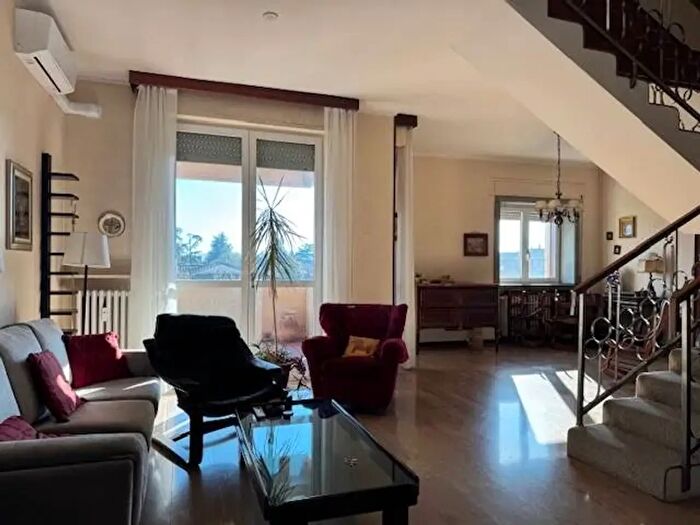 Appartamento con 5 locali in vendita in Parma