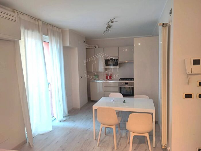 Appartamento bilocale in vendita in Via Luigi Cibrario, Genova