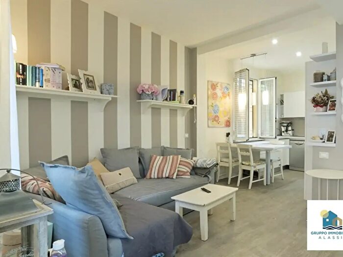 Appartamento quadrilocale in vendita in Via Solva, Alassio