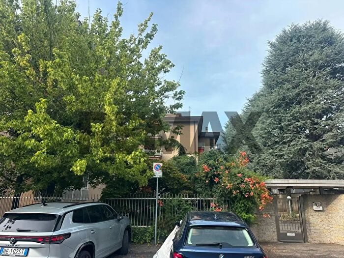 Appartamento con 5 locali in vendita in Via Don Giovanni Battista Riva, San Vittore Olona