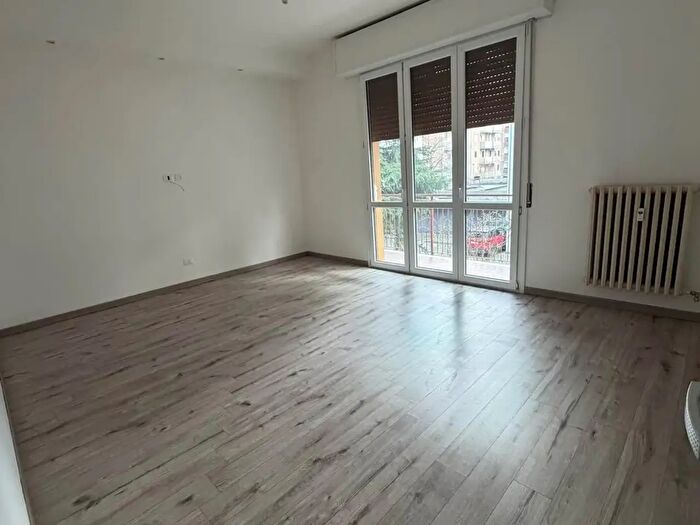 Appartamento quadrilocale in affitto in Modena