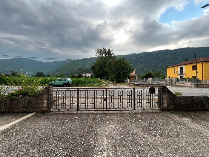 Appartamento con 5 locali in vendita in Atina