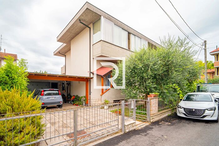 Casa trilocale in vendita in Treviglio Cesena, Cesena