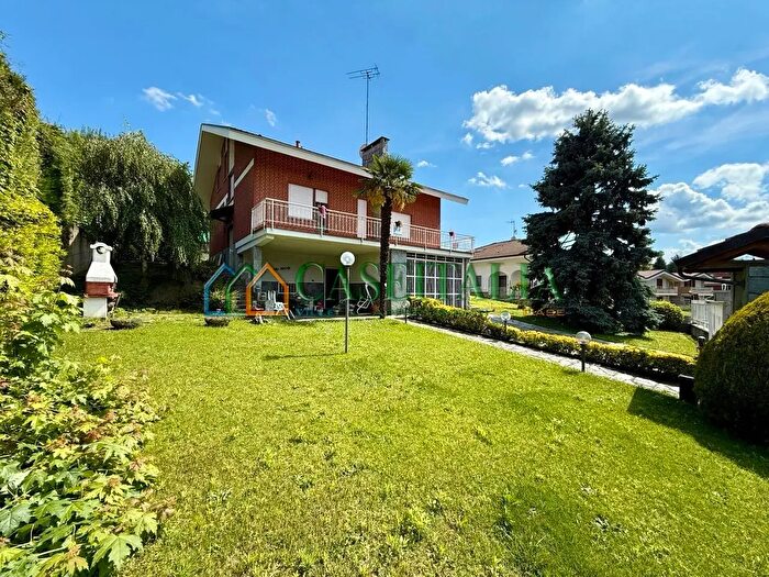 Casa con 8 locali in vendita in Via Ugie, Rosta
