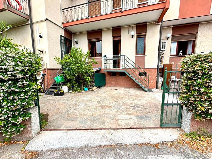 Appartamento bilocale in affitto in Via delle Strette, Spotorno