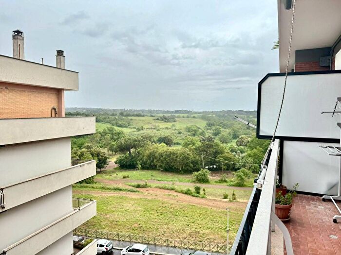 Appartamento quadrilocale in affitto in Via Giulio Cesare Cordara, Colli Albani, Roma