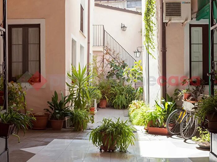 Appartamento trilocale in affitto in Via Dionisio Motta, Catania