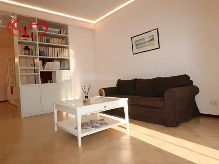 Appartamento con 5 locali in vendita in Via Piave, Montevarchi