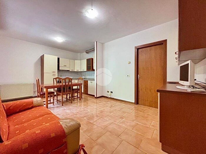 Appartamento trilocale in affitto in Via Antonio Pacinotti, Centro, San Giovanni Lupatoto