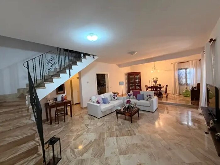 Casa con 5 locali in vendita in Via Valmontone, Nettuno
