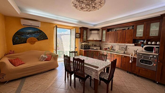 Appartamento quadrilocale in vendita in Via Stingone, Mugnano Del Cardinale