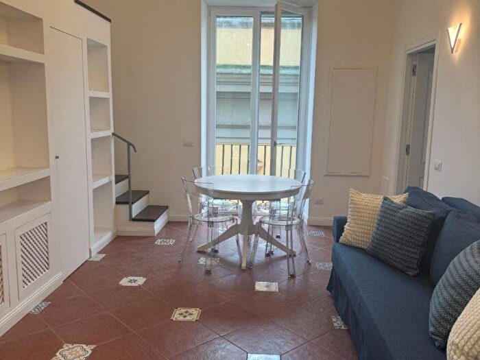 Appartamento quadrilocale in affitto in Salita Santa Maria Apparente, Chiaia, Napoli