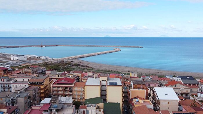 Appartamento quadrilocale in vendita in Via Caltanissetta, SantAgata Di Militello
