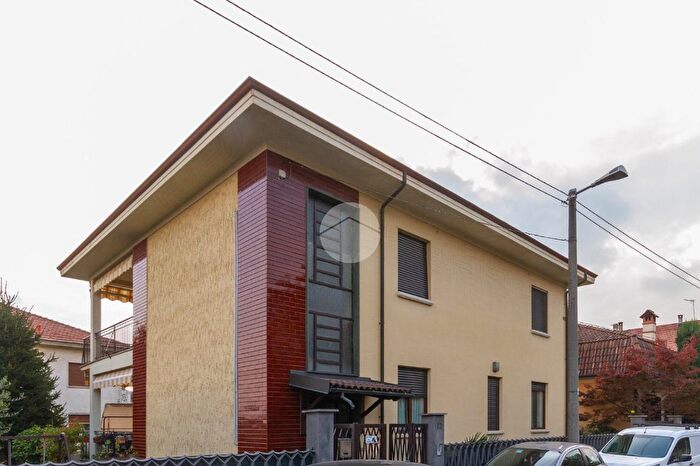 Casa con 5 locali in vendita in Via Ferna, Alpignano